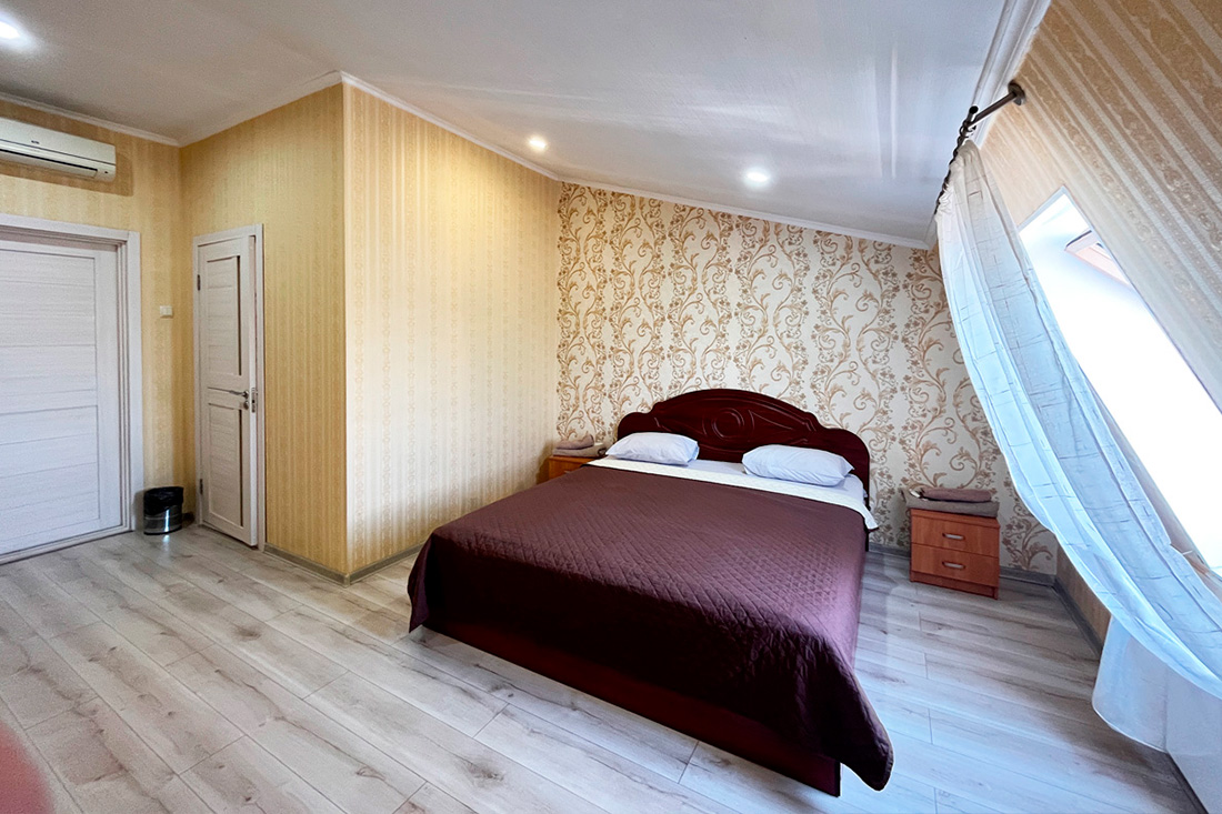 Двомісний номер у готелі Дніпра на лівому березі – затишний відпочинок для двох